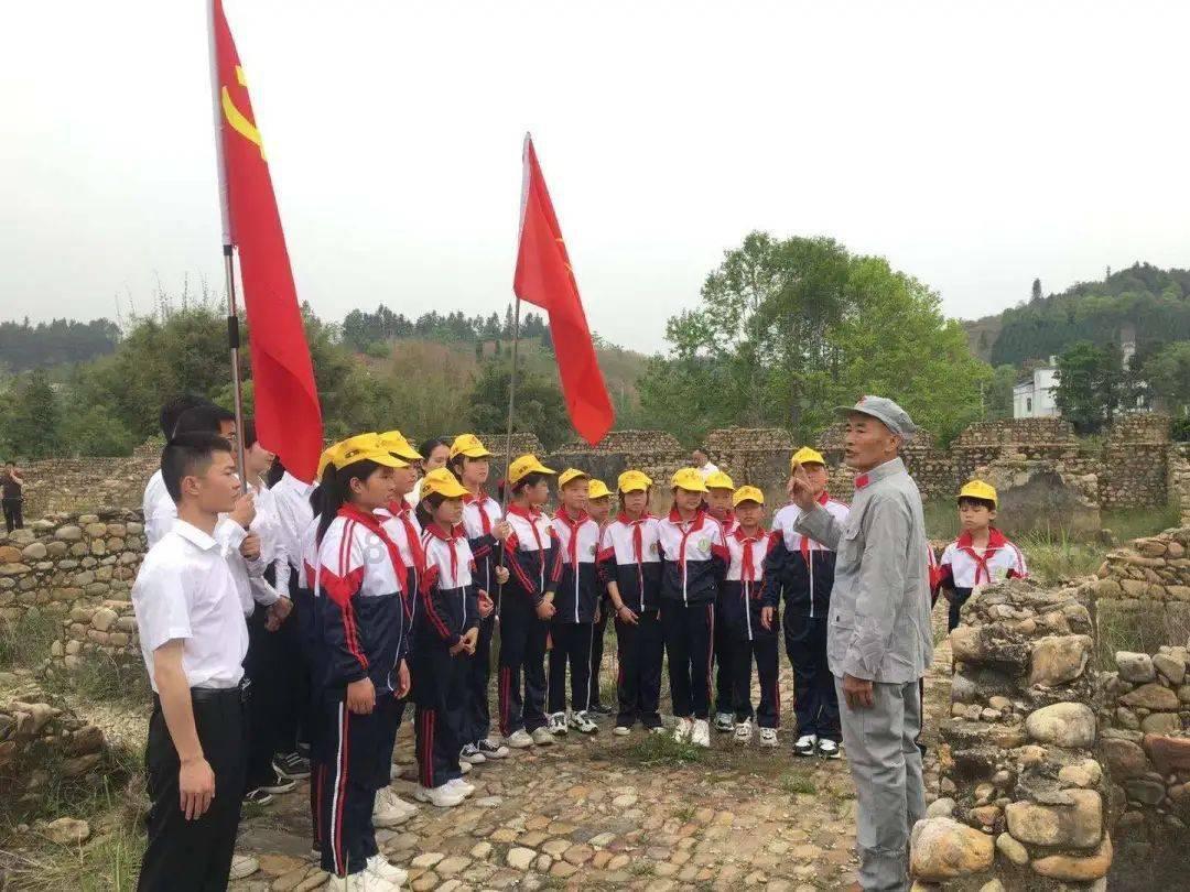 绘画对话科技,南通美术馆展“幸福的表情”